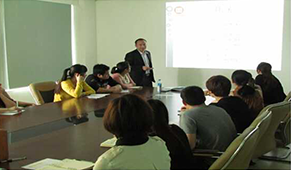 4月24日星亿老师对佳乐公司进行仓储管理的培训