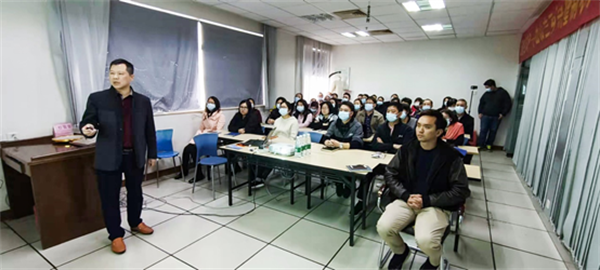 星亿咨询集团项目组老师作项目总结报告