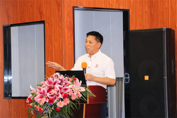 广东星亿企业管理研究院院长金涛教授致辞