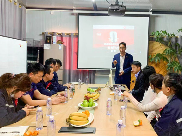 广东星亿企业管理研究院主任肖锋老师致辞